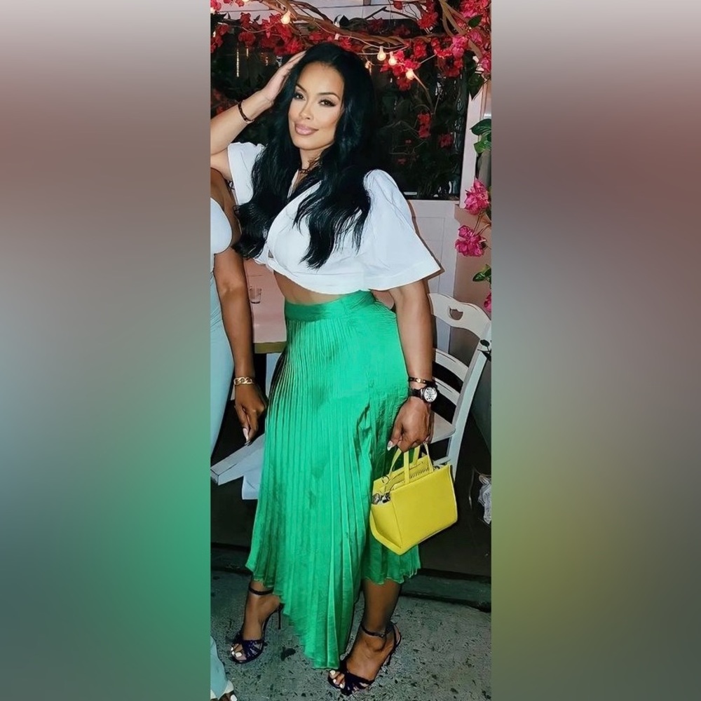 ***SOLD*** ZARA GREEN PLEATED SKIRT ***BRAND NEW*** SZ M